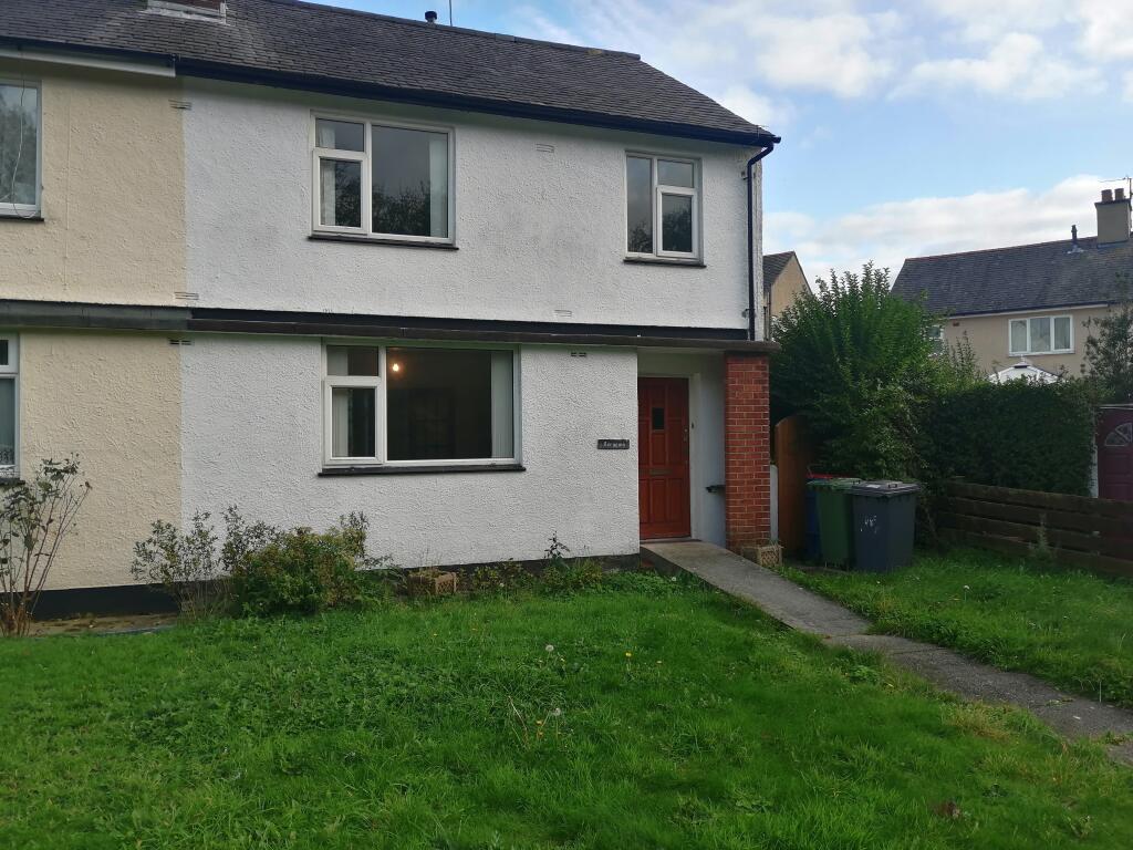 Main image of property: Maeshyfryd Road, Llangefni