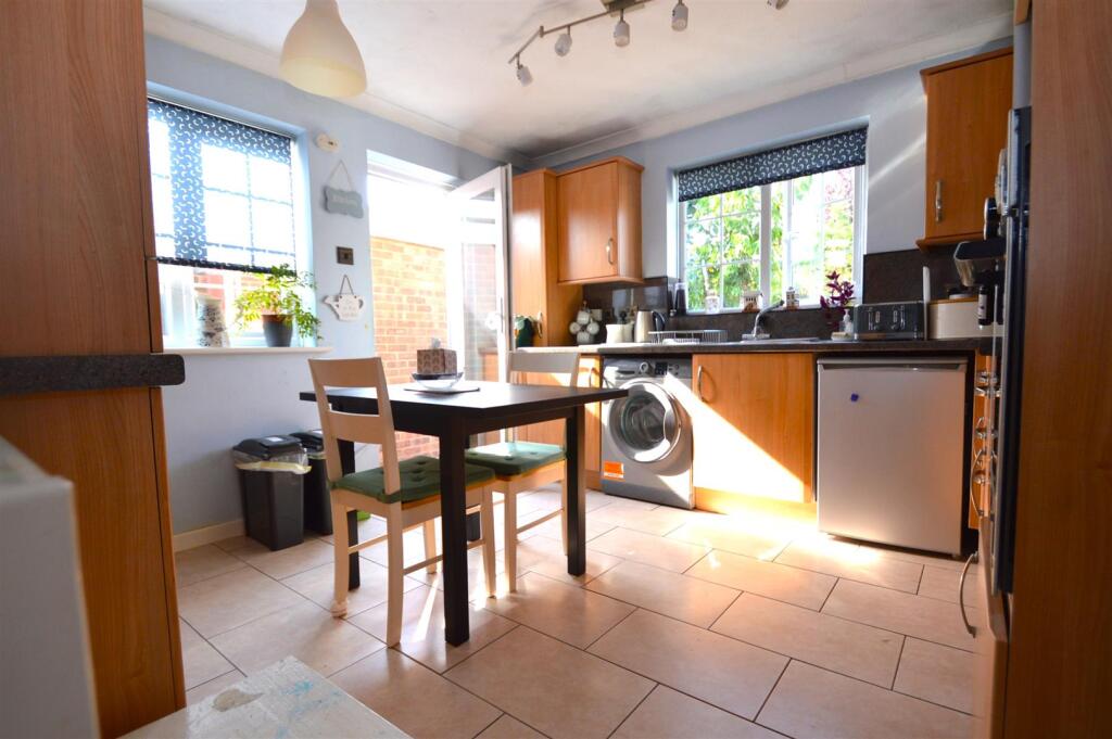 Rectory Avenue, Rochford photo 4