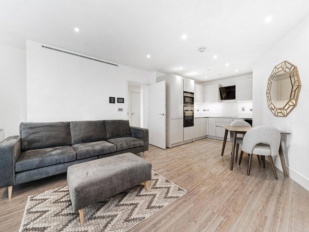 Main image of property: Wiverton Tower, Aldgate Place, E1