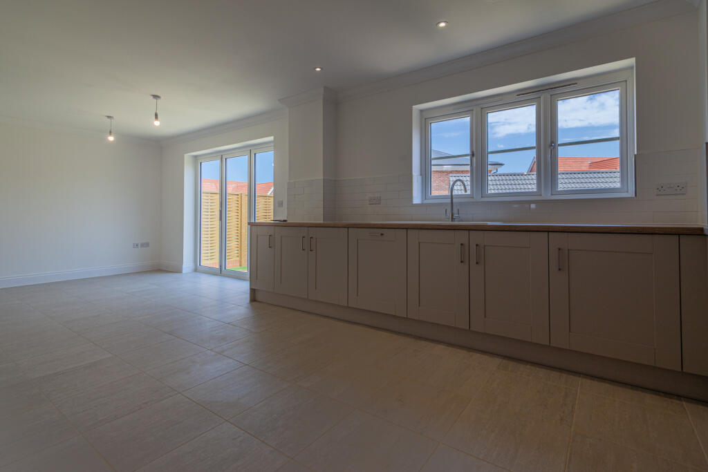 Etholwold Drive, Wickham Market, IP13 0FL photo 3