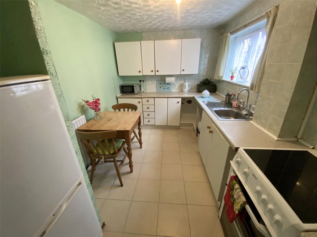 Wyvern, Woodside, Telford, Shropshire, TF7 photo 3