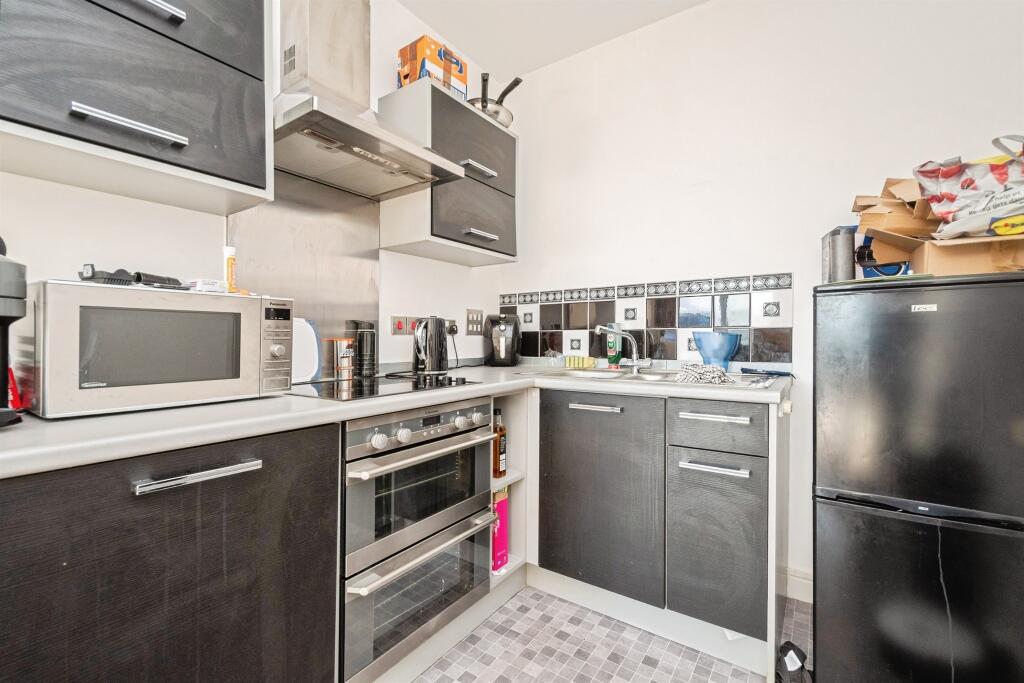 Apartment in Plymouth - More