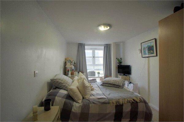 Apartment in Newcastle upon Tyne - View 5