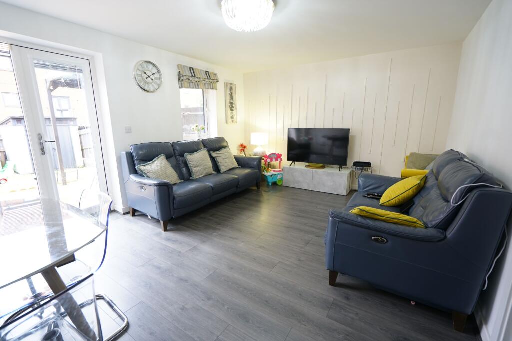 House in Grays, Badgers Dene, South Stifford - View 2