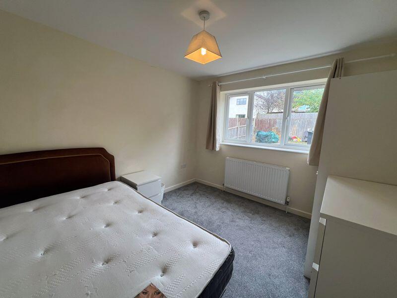 5 bedroom detached house for rent