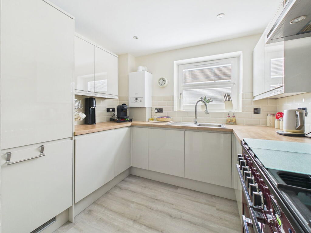 Apartment in Worthing, West Sussex - View 4