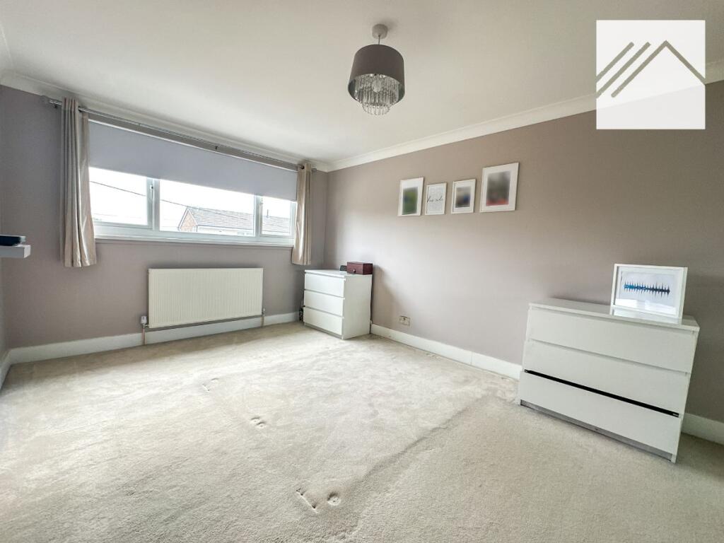 House in Castle Point, Canvey Island - More