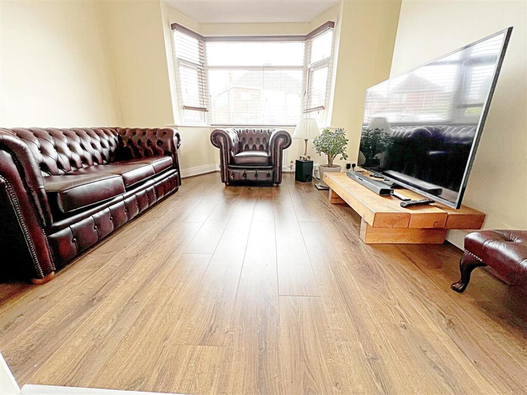 Drew Avenue, Grimsby, N.E. Lincs, DN32 0AY photo 2