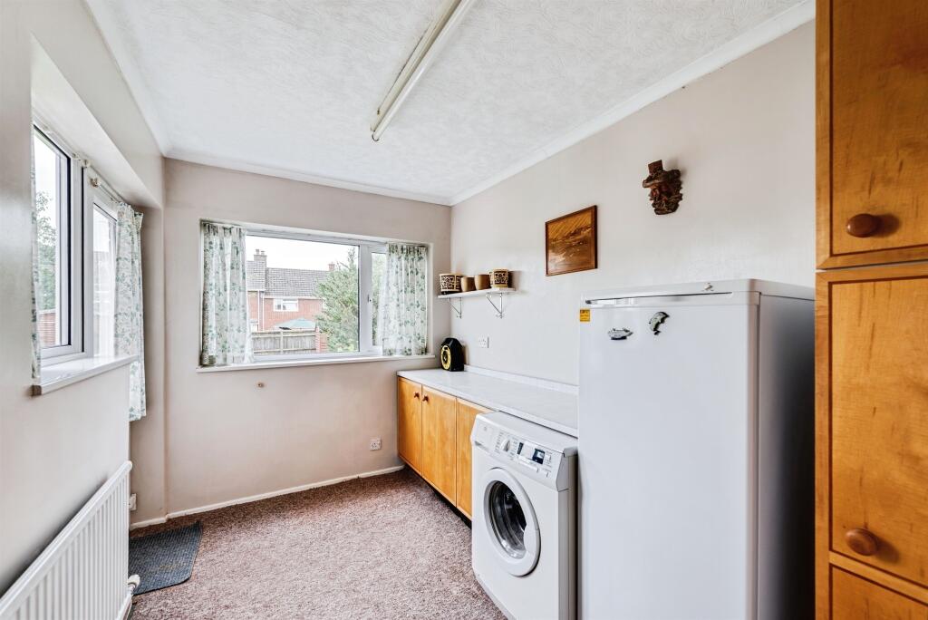 House in Swindon, Greenbridge, Coleview - View 5