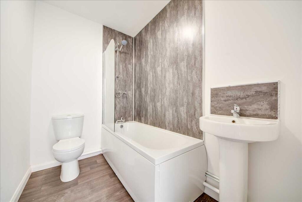 Apartment in Northampton, Abington - View 5