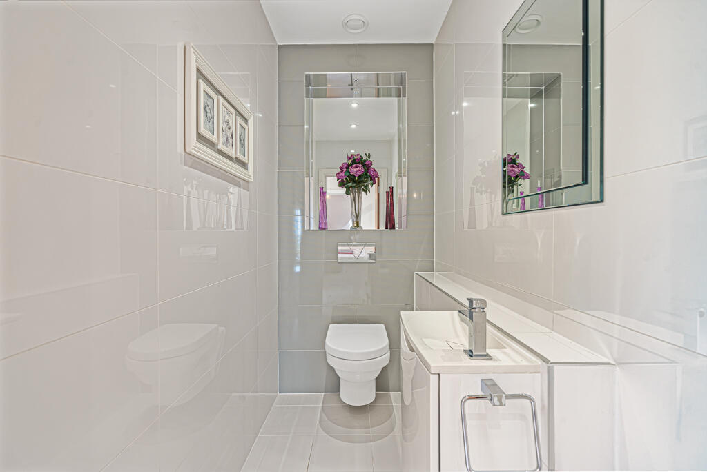 Apartment in Hertsmere, Hertfordshire - More