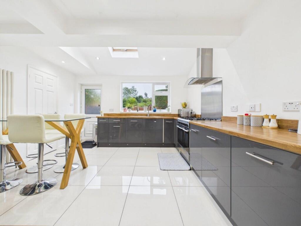 House in Oadby and Wigston, Leicestershire - View 2