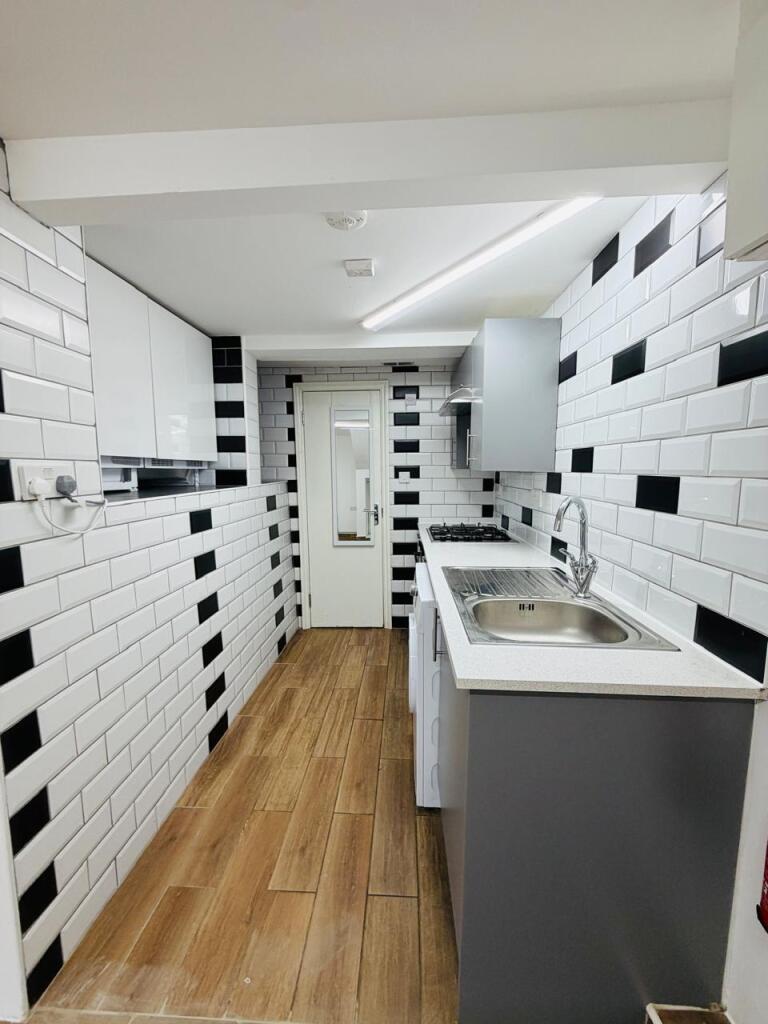 Grove Green Road, London - Widok 5