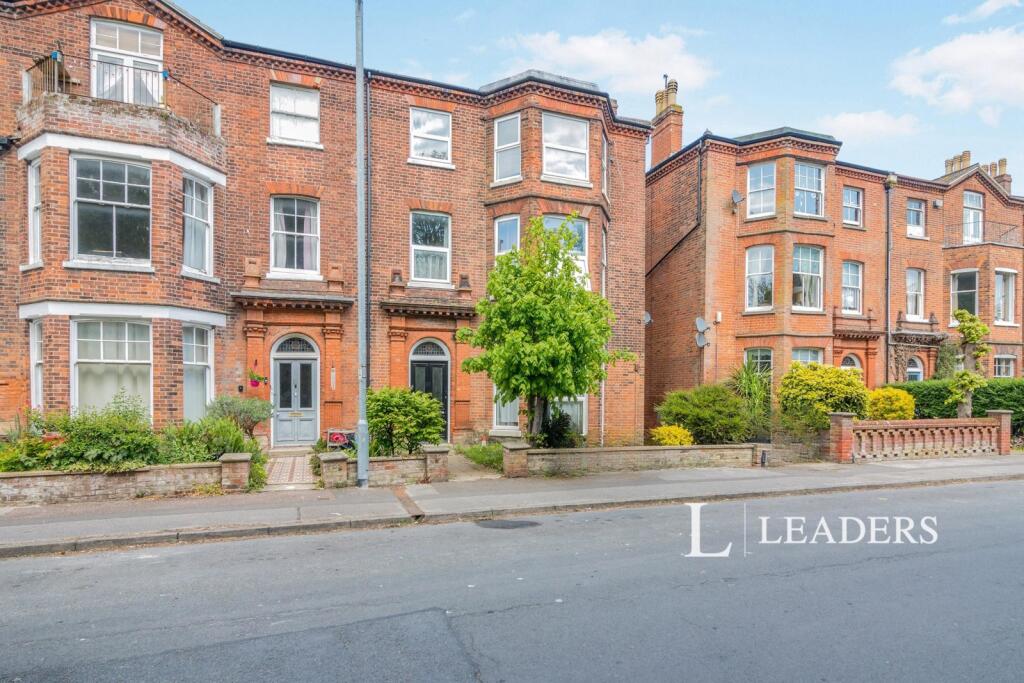 Main image of property: North Parade, Lowestoft, Suffolk, NR32