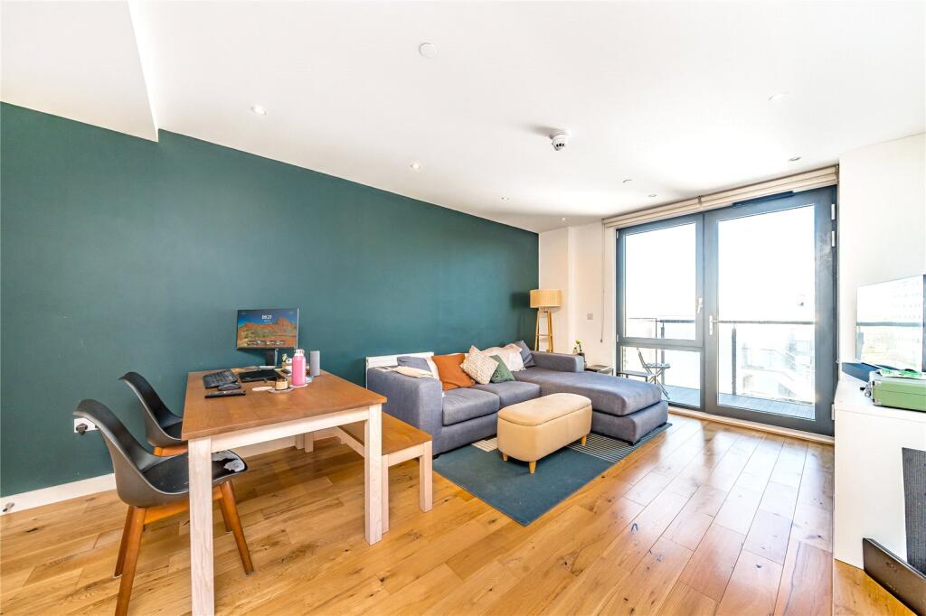 Apartment in London, Suttons Wharf, Mile End - View 4