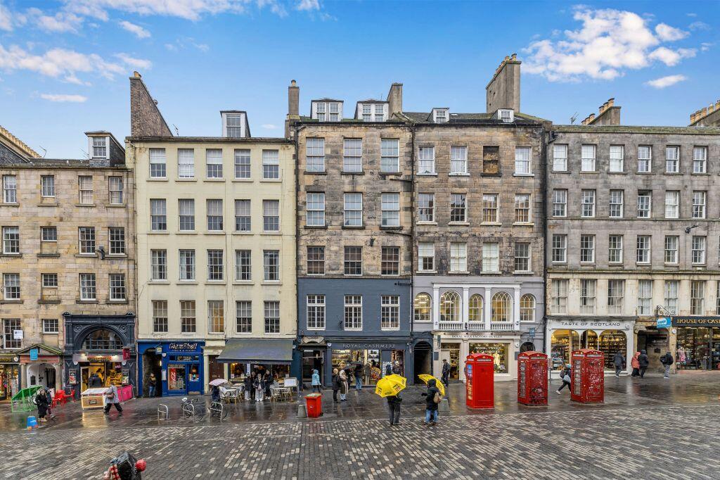 Main image of property: 2 (5F1) Burnet's Close, 156 High Street, Edinburgh, EH1 1QU