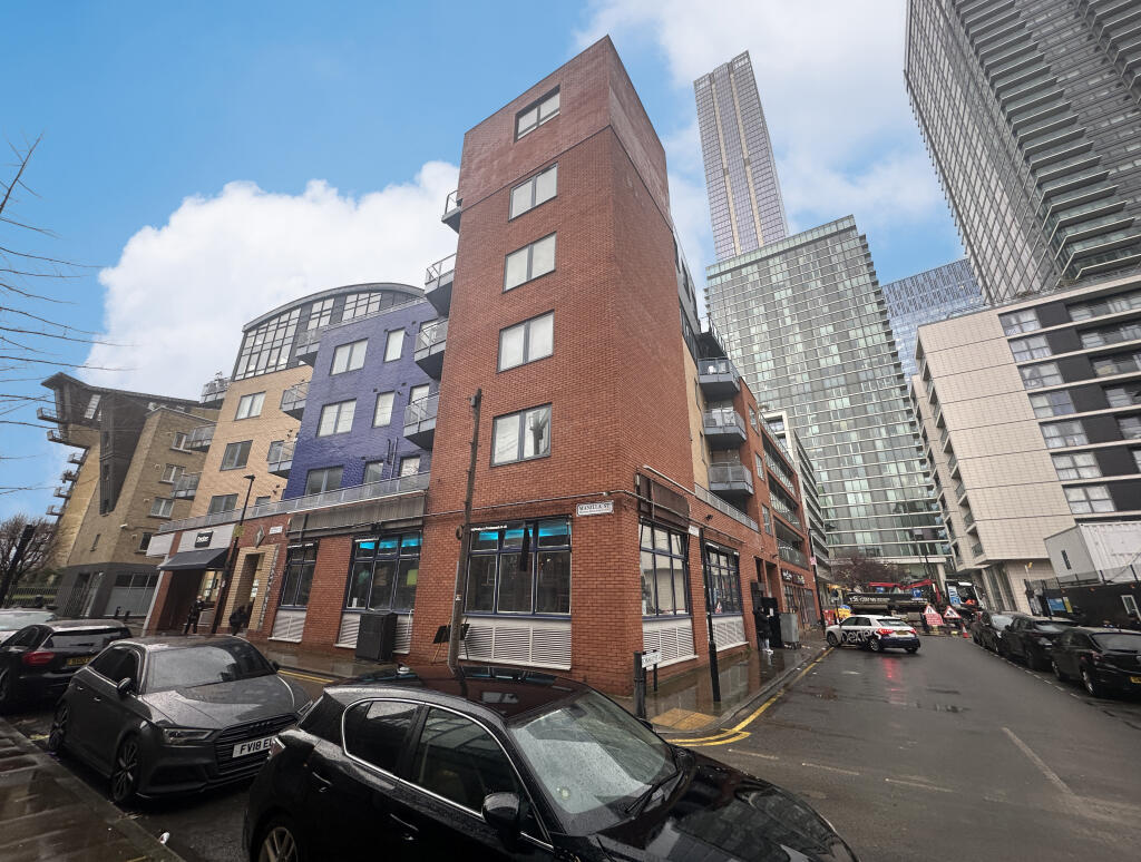 Main image of property: Regatta Point, Flat 11, 1 Manilla Street, Canary Wharf, London, E14