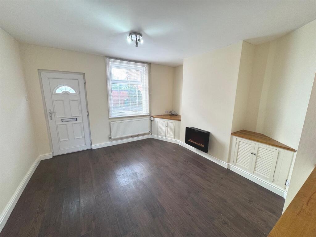 House in Stoke-on-Trent - View 2
