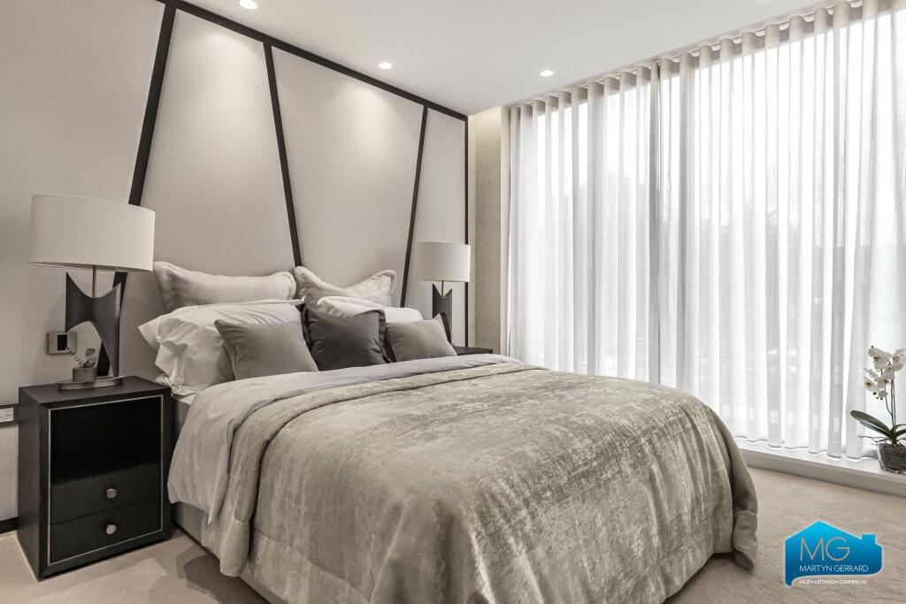 High Road, Whetstone, London, N20 - View 3
