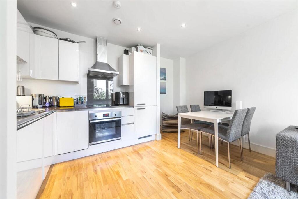 Apartment in London - View 4