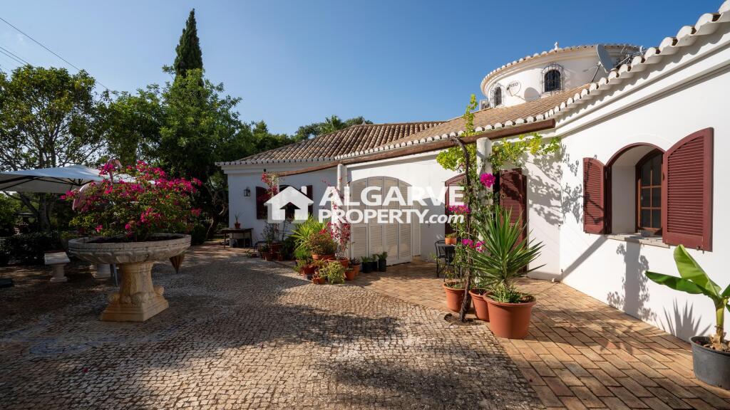 Main image of property: Algarve, Estói