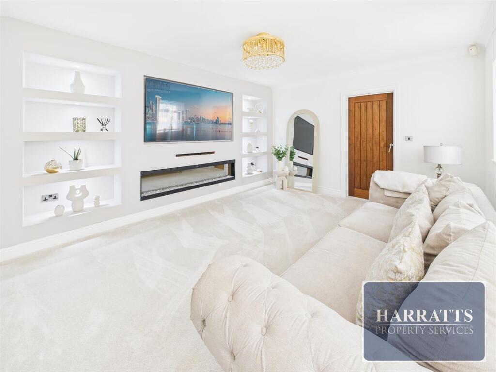 Clifton Drive, Heald Green, Cheadle photo 3