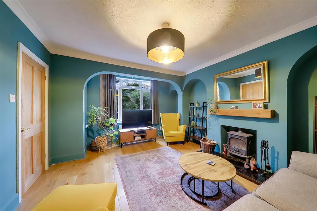 Lavington Road, Broadwater, Worthing, West Sussex, BN14 7SN photo 3