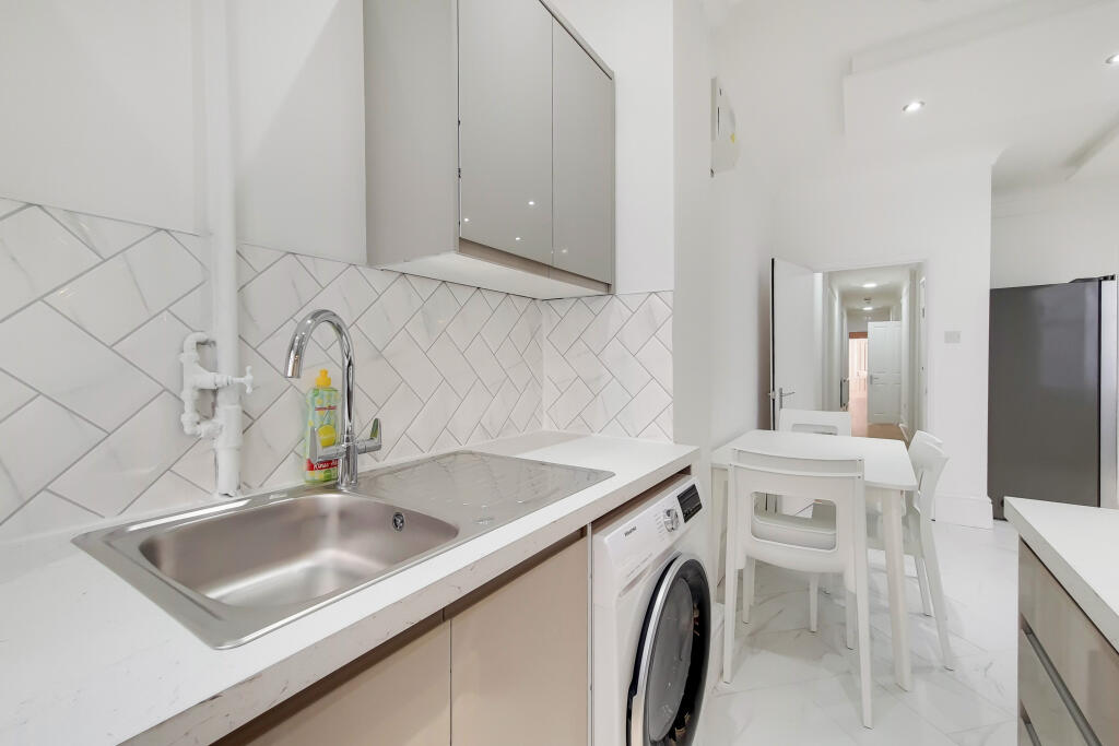 Apartment in London - View 5