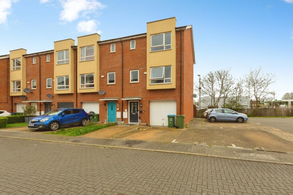Main image of property: Stilton Close, Aylesbury, Buckinghamshire, HP19