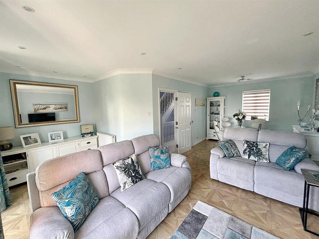 House in Brighton - View 4