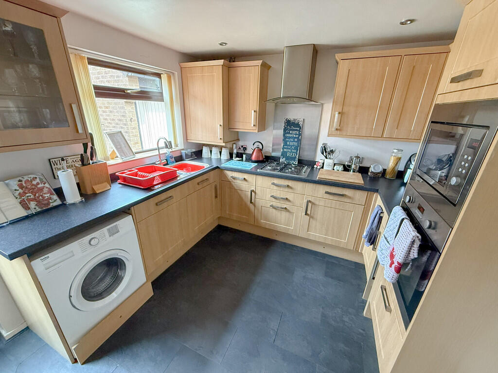 Meadow Close, Horsley Woodhouse photo 3
