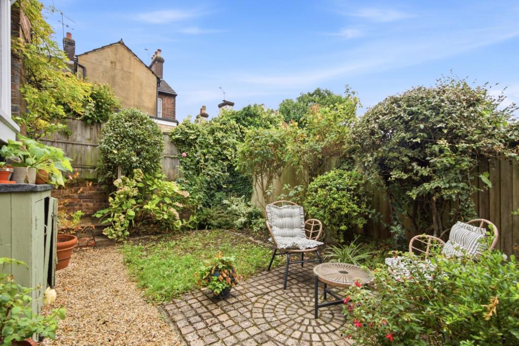 House in St Albans - View 4