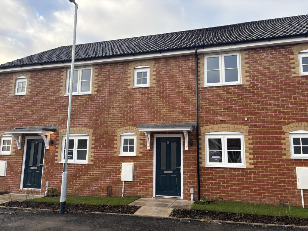 2-bed terraced on Cooks Corner, Bramford, Ipswich, Suffolk, £104,000