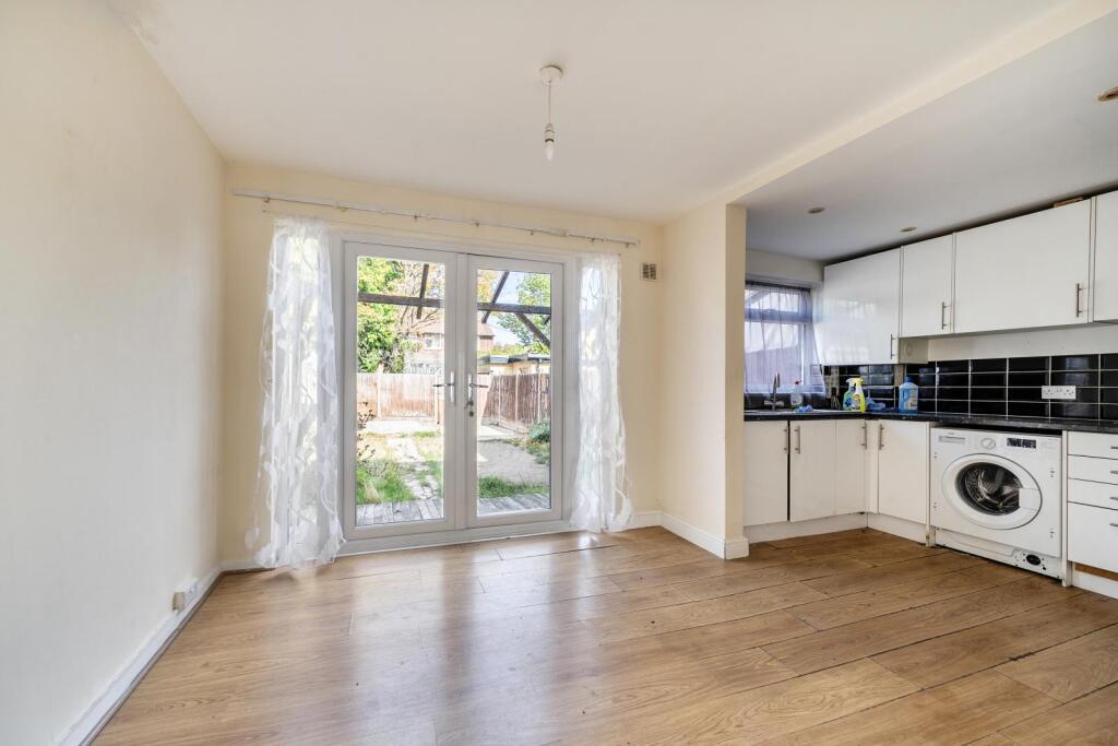 House in Enfield - View 5