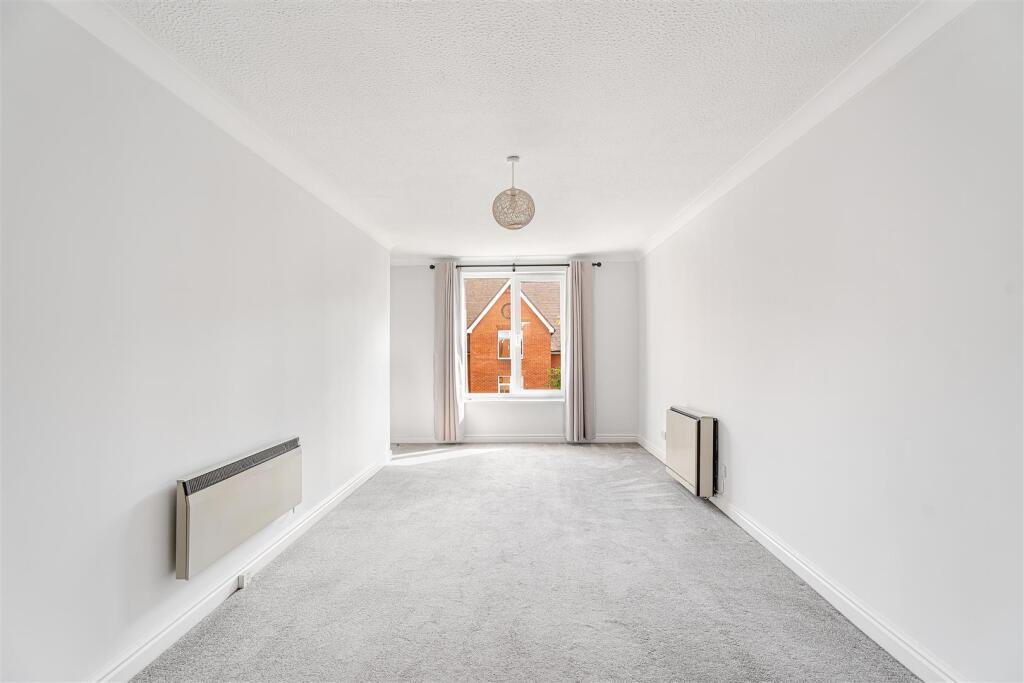 Apartment in Stevenage - View 5
