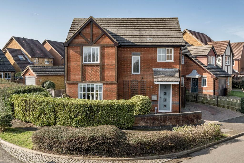 3-bed detached on Demozay Close, Hawkinge, CT18, £375,000