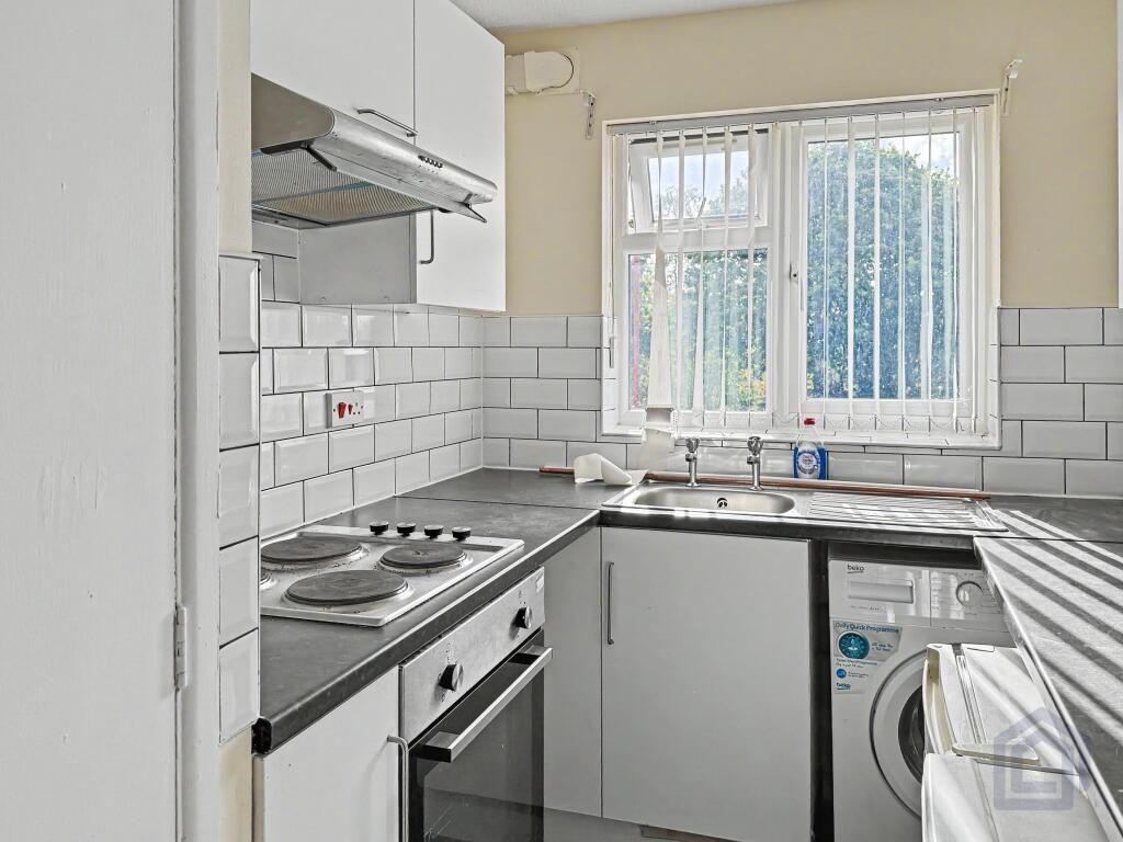Apartment in Birmingham, Winson Green - View 5