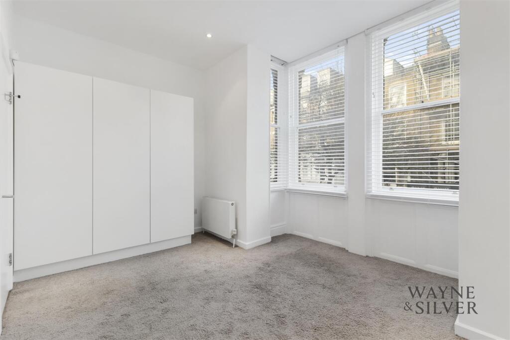 Apartment in London - More