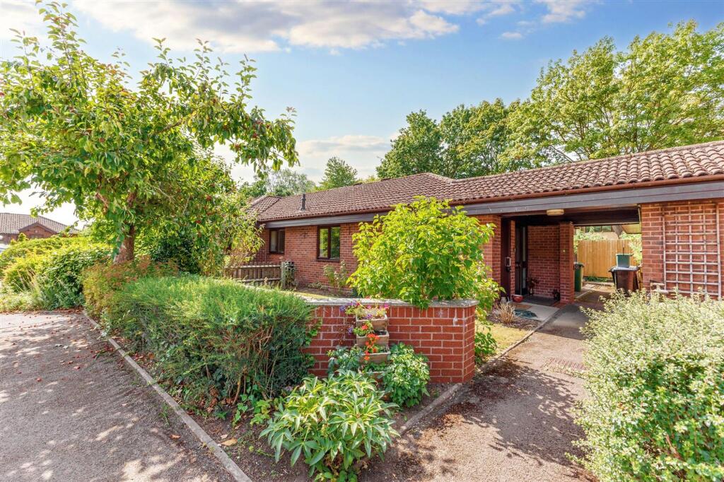 Main image of property: Knights Lane, Tiddington, CV37