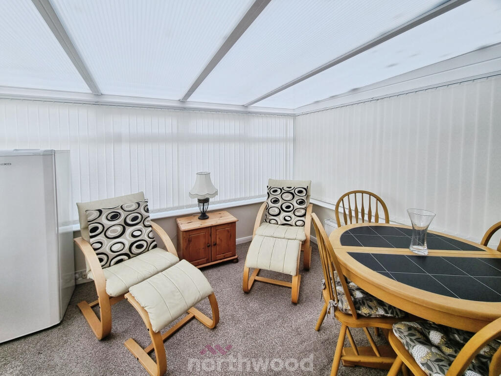 Moorfield Drive, Armthorpe, Doncaster, DN3 photo 3