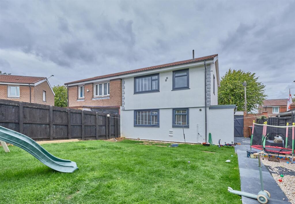 House in Hinckley and Bosworth, Barwell - View 4