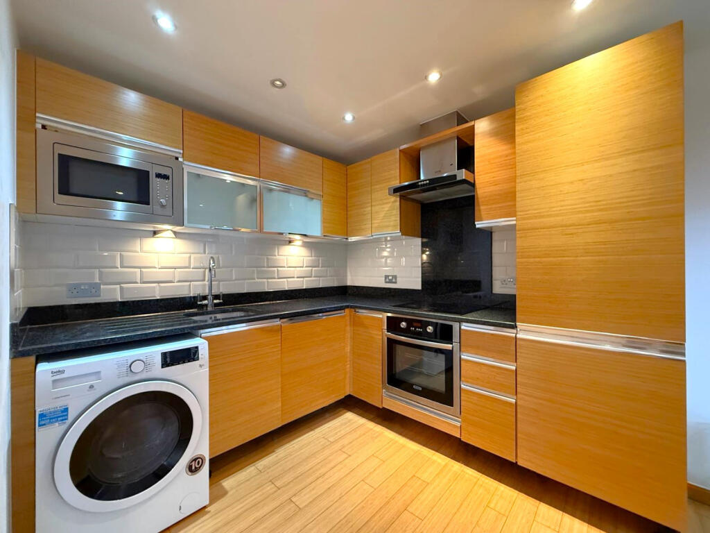 Main image of property: Helion Court, Canary Wharf, E14