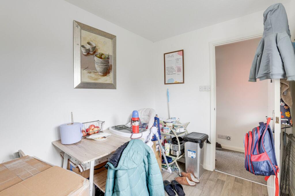 House in Rushcliffe, Gamston - More