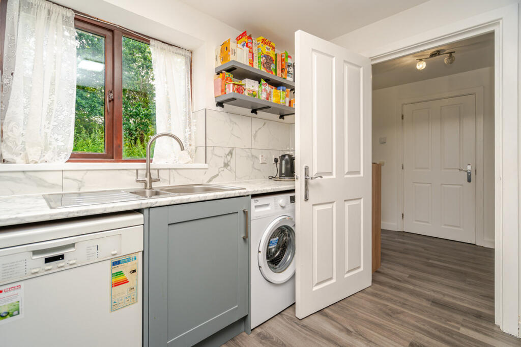 House in Milton Keynes, Broughton Gate, Broughton and Milton Keynes - View 5