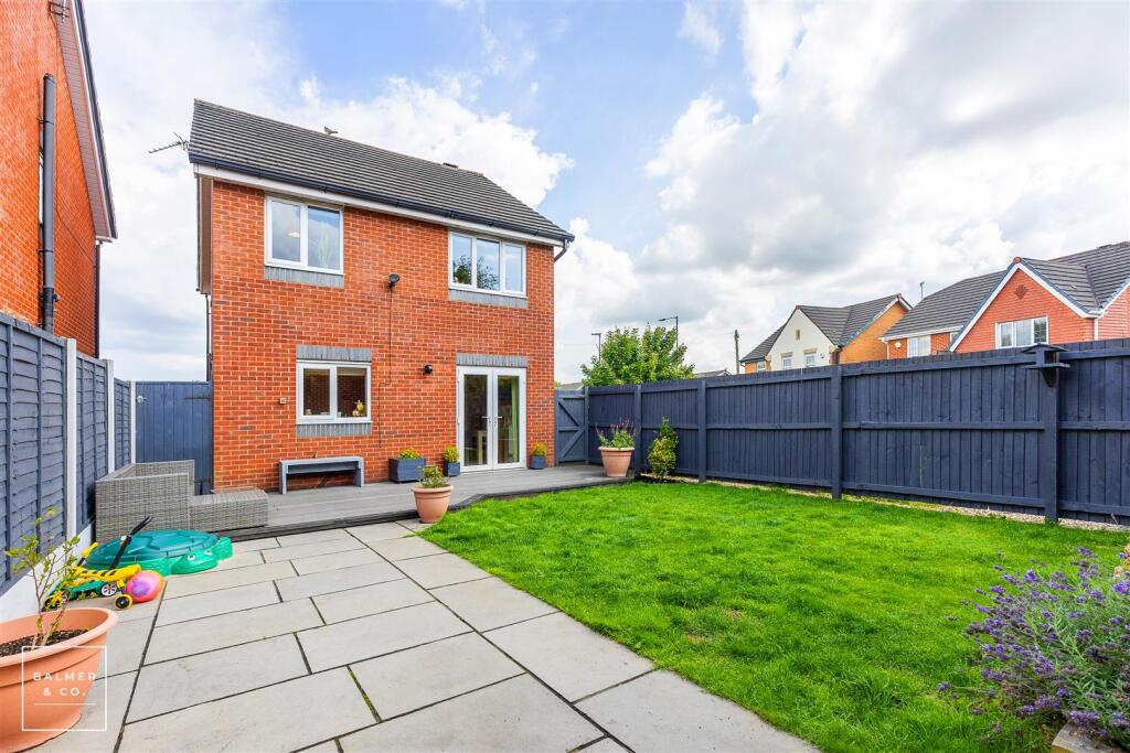 Hansom Drive, Howe Bridge, Atherton, M46 photo 3