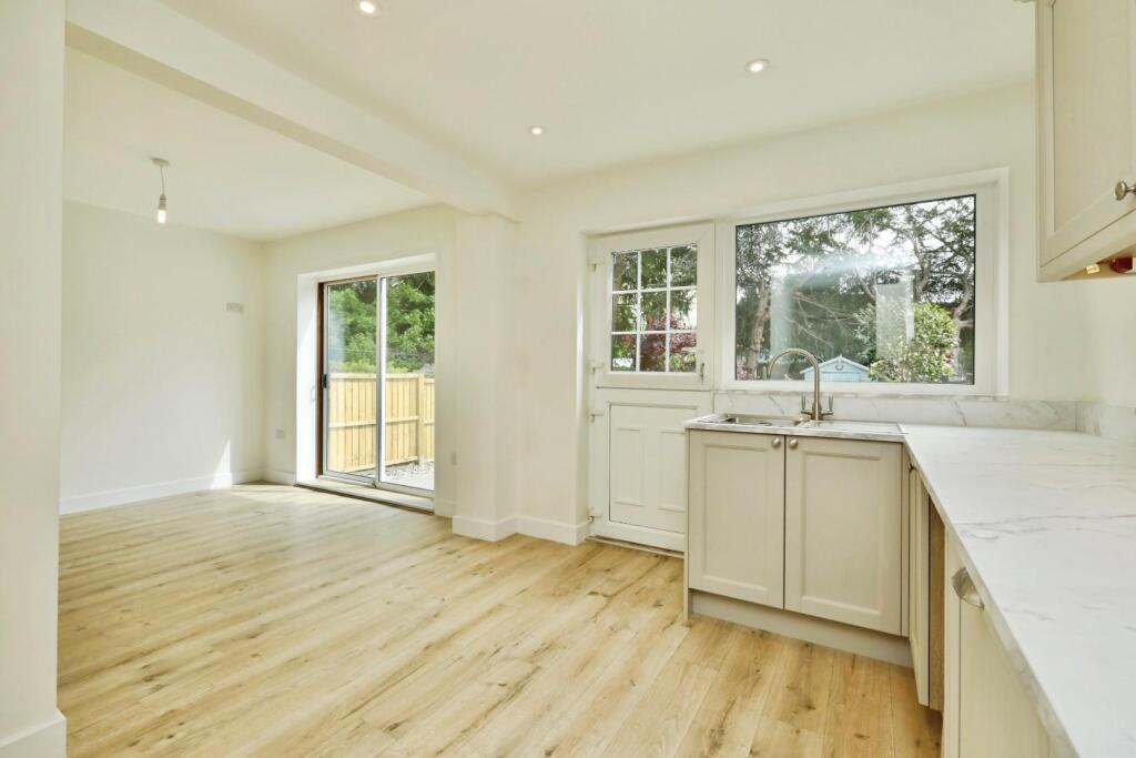 James Andrew Crescent, Greenhill, Sheffield, S8 7RJ photo 2
