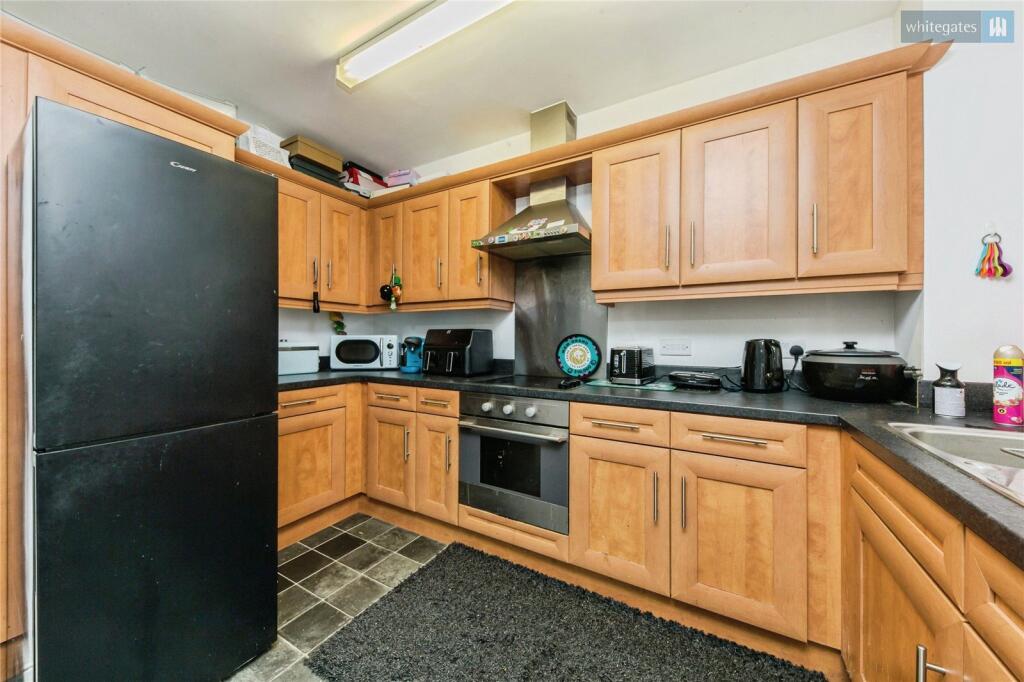 Blackthorn Close, Wistaston, Crewe, Cheshire, CW2 photo 3