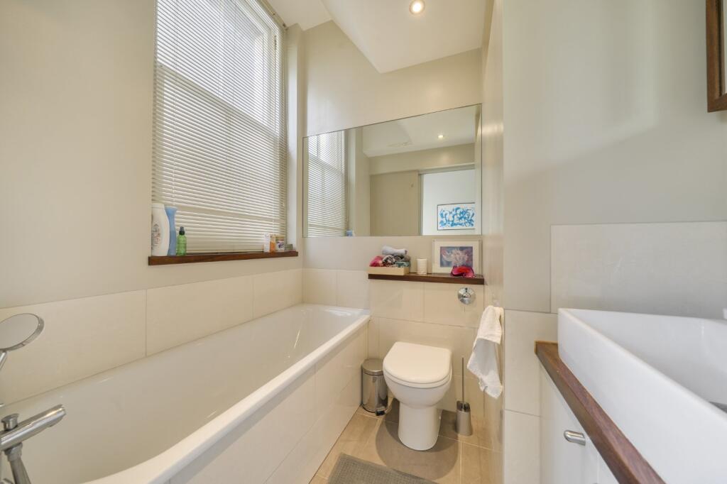 Apartment in London - More