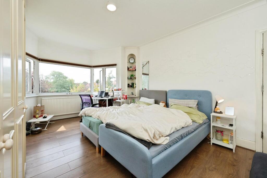House in London - View 2