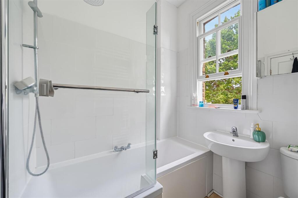 Apartment in London - More